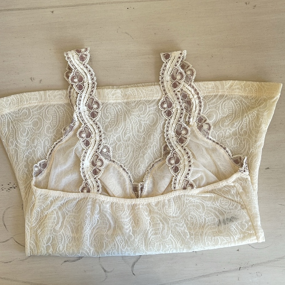 ON GOSSAMER CAMISOLE SET - Picture 5 of 14